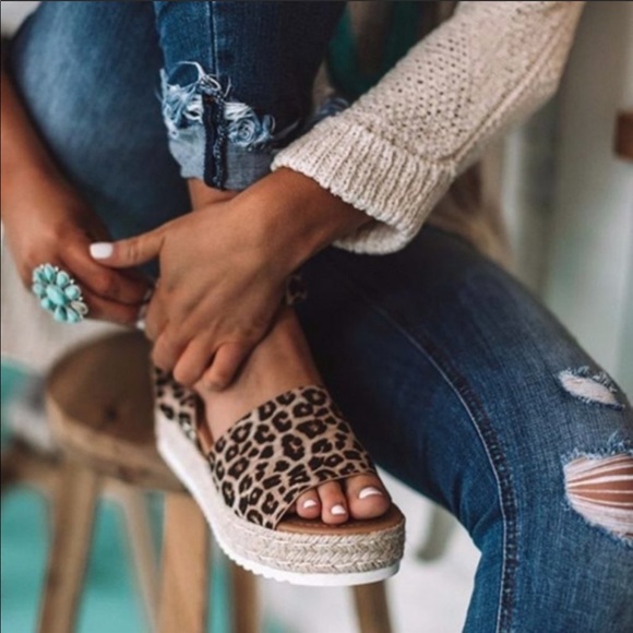 💋JUST IN💋Leopard Print Flat Espadrille - Picture 2 of 7